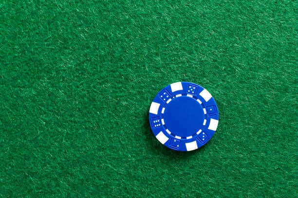 cahayatoto link mobile app interface showing slot games and live-dealer tables