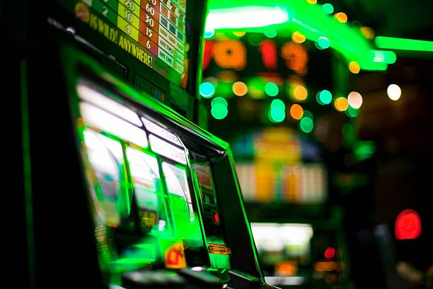 cahayatoto link app showing tournament leaderboard and live-dealer table lobby